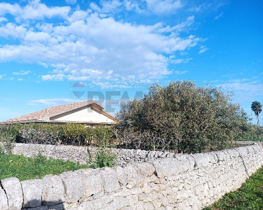 casa indipendente in vendita a Modica