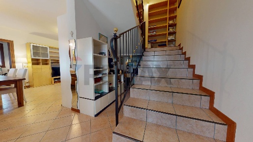 Foto Case semi ndipendenti a Legnaro Centro di 145 m² con 5 locali