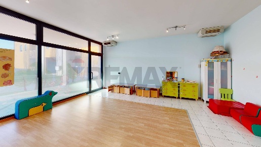 Foto Negozio a Selvazzano Dentro Tencarola di 162 m² con 3 locali