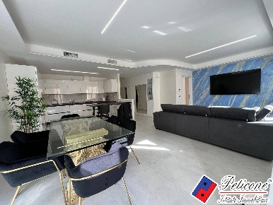 Foto Appartamento in CORSO APPIO CLAUDIO, Fondi Centro di 130 m² in vendita