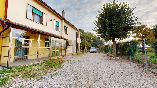 Foto Case semi ndipendenti in via montisei 3c, Pernumia di 180 m²