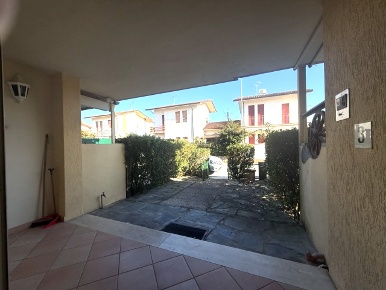 Foto Villa a schiera a Viareggio Torre del Lago di 80 m² con 5 locali
