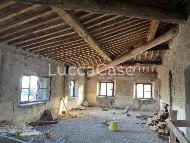 Foto Casa indipendente a Lucca La Maulina - Morianese di 200 m² in vendita