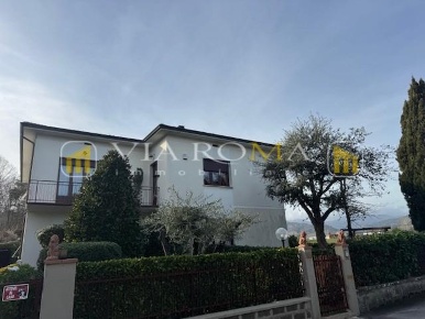 Foto Appartamento a Lucca Monte San Quirico - Tre Cancelli di 125 m²