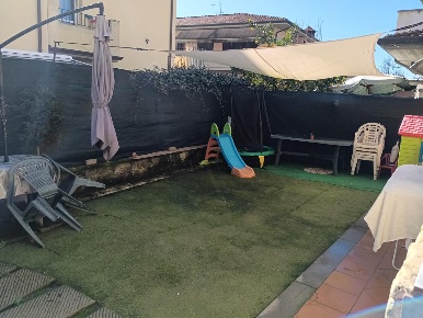 Foto Casa indipendente a Massa Marina di Massa Centro di 50 m² con 3 locali