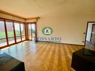 Foto Appartamento a Montecatini-Terme di 130 m² con 6 locali in vendita