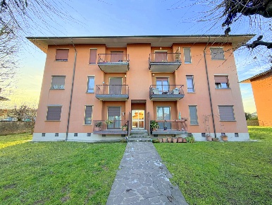 Foto Appartamento a Cuggiono Centro di 120 m² con 4 locali in vendita