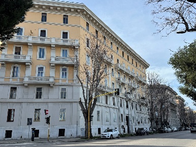 Foto Appartamento in Corso vittorio veneto 6, Bari Murat di 155 m²