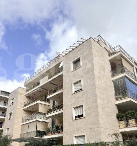 Foto Appartamento in Via dei Falconi 59, Cagliari Bonaria di 176 m²