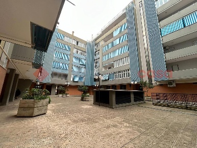 Foto Appartamento in Strada San Girolamo 31, Bari San Girolamo di 84 m²