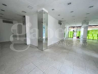 Foto Negozio in Via Giuseppe Sciuti 172, Palermo Notarbartolo - Sciuti