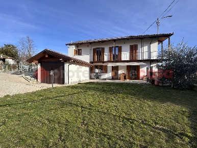 Foto Villa singola in Maritani, Cumiana Centro di 150 m² con 7 locali