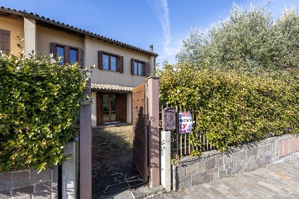 Foto Appartamento in Via della cometa 5, Orvieto di 170 m² con 5 locali