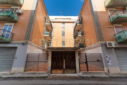 Foto Appartamento in Via Ragusa 17, Augusta Centro di 121 m² con 6 locali