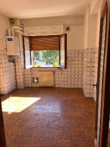 Foto Appartamento in Via Bologna, Lanciano Centro di 135 m² con 6 locali