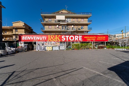 Foto Attività commerciale in Via Nizzeti 6, Aci Catena Centro di 900 m²