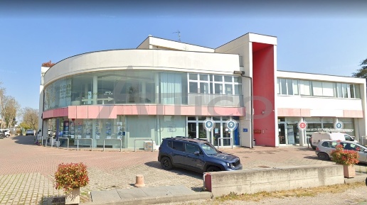 Foto Locale commerciale in Rovigo RO, Rovigo Centro Storico di 242 m²