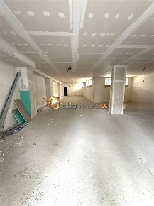 Foto Locale commerciale a Cardito Carditello di 140 m² con 1 locali