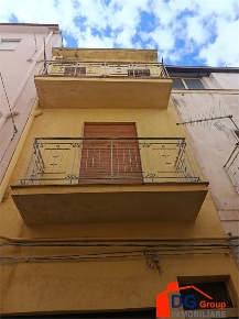 Foto Casa indipendente a Alcamo Semicentro di 130 m² con 5 locali