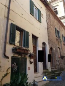 Foto Appartamento in Via Castel Vecchio 01012 Capranica VT Italia, Centro