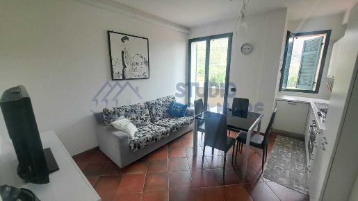 Foto Appartamento in Strada per i Piani, Castellaro di 60 m² con 3 locali