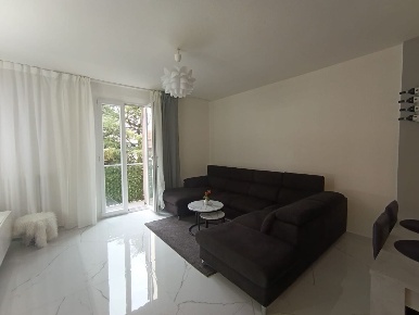 Foto Appartamento a Fornovo di Taro di 140 m² con 5 locali in vendita