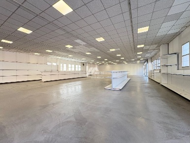 Foto Capannone industriale in Via Orzinuovi, Brescia Brescia Due di 650 m²