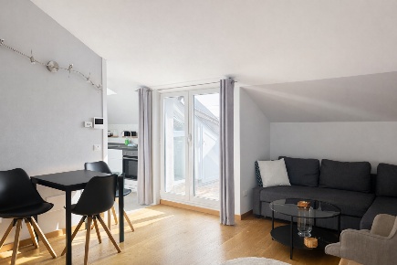 Foto Appartamento in Via alla Rocca 1, Arona Centro di 65 m² con 2 locali