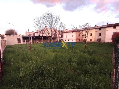 Foto Terreno commerciale a Castel Rozzone di 1200 m² in vendita