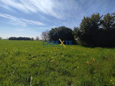 Foto Terreno agricolo in via monte area, Castel Rozzone di 3400 m²