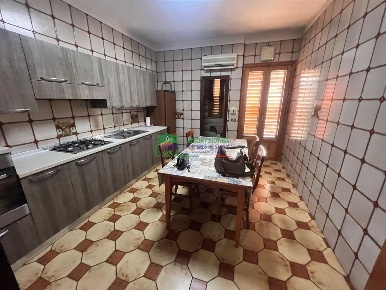 Foto Appartamento in Rosario Livatino, Comiso Centro di 140 m² con 6 locali