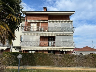 Foto Appartamento in Via Vincenzo Monti, Orbassano Centro di 107 m²