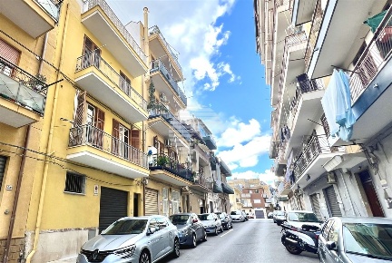 Foto Casa indipendente a Bagheria Centro di 275 m² con 9 locali in vendita
