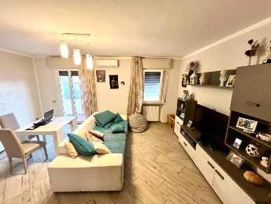 Foto Villa a schiera a Santa Maria a Monte Montecalvoli di 180 m²