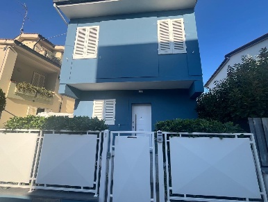 Foto Casa indipendente a Fucecchio Centro di 60 m² con 3 locali in vendita