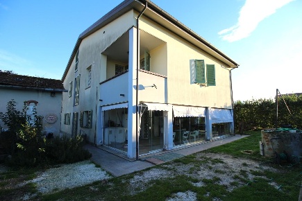 Foto Villa unifamiliare a San Giuliano Terme Colignola, Campo di 350 m²