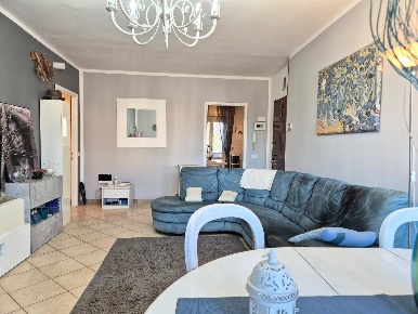 Foto Appartamento a Carrara Avenza di 115 m² con 5 locali in vendita