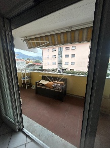 Foto Appartamento a Carrara Avenza di 110 m² con 4 locali in vendita