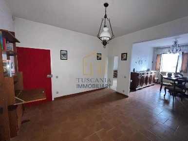 Foto Appartamento a Casole d'Elsa Centro di 75 m² con 5 locali in vendita