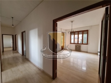 Foto Appartamento in UNCINELLO, Siena Provenzano di 130 m² con 7 locali