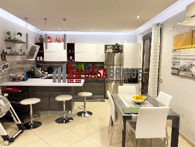 Foto Appartamento in Via San Francesco D'Assisi, Bagheria Centro di 110 m²