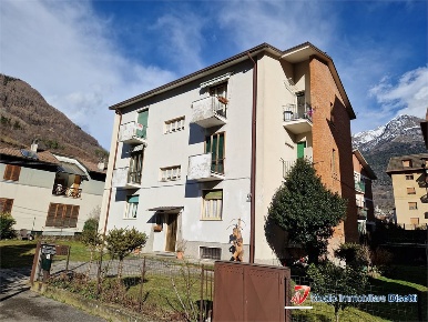 Foto Appartamento in Via G. Treboldi, Edolo Centro di 65 m² con 3 locali