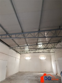 Foto Locale commerciale a Alcamo Semicentro di 150 m² con 1 locali