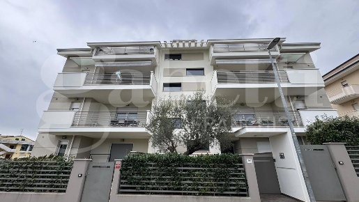 Foto Appartamento in Via Traversa 7, Giulianova Centro di 105 m² in vendita
