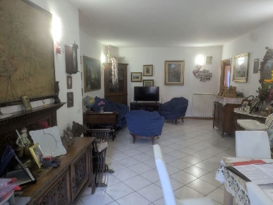Foto Appartamento in Via Volturno 11, Monterotondo di 105 m² con 4 locali