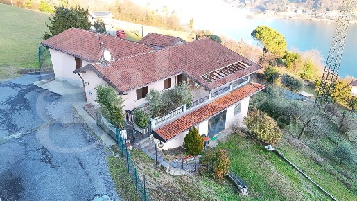 Foto Villa singola in Via Crotte snc, Ranzanico di 288 m² con 6 locali