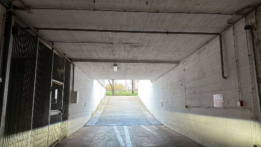 Foto Box in Bepi Romagnoni, Roma Acilia di 23 m² con 1 locali in vendita