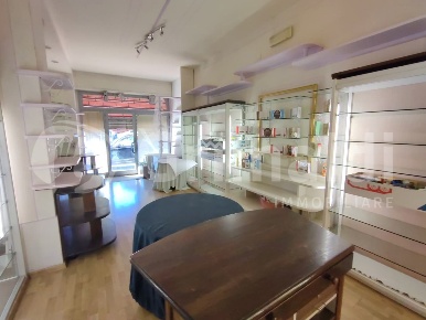 Foto Negozio a Corciano Chiugiana La Commenda di 40 m² con 1 locali
