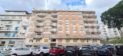 Foto Appartamento in Via Gagini 21, Messina di 132 m² con 4 locali