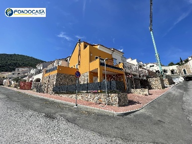 Foto Villa a schiera in Via Paolo Polla SNC, Boissano Centro di 100 m²